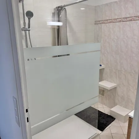 Le Beausejour ! Beaux Volumes, Ideals Pour Un Sejour Confortable Et Reposant סנט-הרבלן